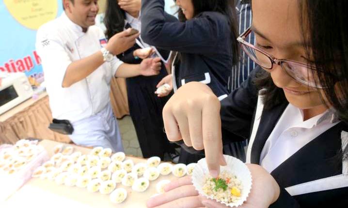 Senin Tanpa Nasi Lounching one day no rice smpn 13