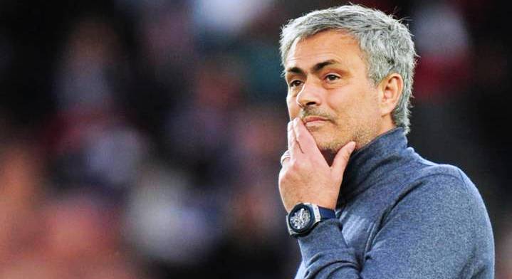 Chelsea Perpanjang Kontrak Mourinho KUKUHKAN DOMINASI: Jose Mourinho kembali menukangi Chelsea selama empat tahun ke depan untuk melakukan program jangka panjang.