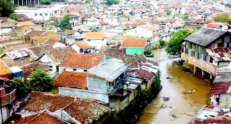 Warga Bantaran Sungai Siap Pindah Warga Bantaran Sungai Siap Pindah