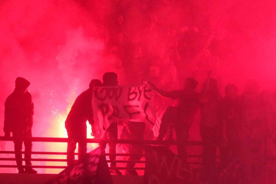 Gara-gara Flare, Persib Didenda Rp 15 juta