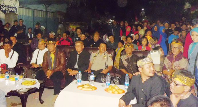 Bupati Bareng Rakyat Nonton Wayang Golek