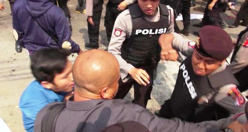 MAHASISWA RICUH KPU Bandung
