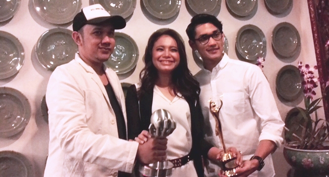 Afgan- Rossa Boyong Piala Anugerah Planet Muzik 2015 ke Indonesia Afgan- Rossa Boyong Piala Anugerah Planet Muzik 2015 ke Indonesia