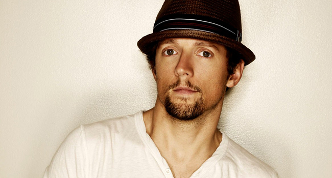 Empat Tahun Pacaran, Jason Mraz Lepas Masa Lajang
