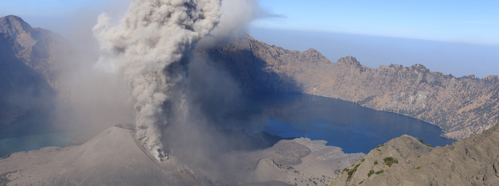 Intensitas Letusan Gunung Barujari Meningkat