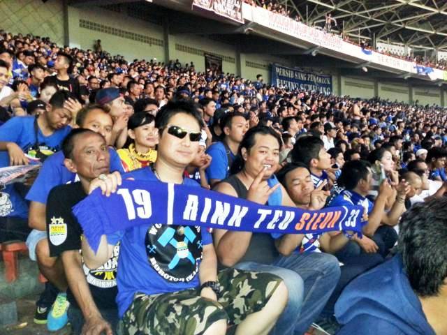 Aksi Bobotoh Asal Tasik Rayakan Persib Juara Aksi Bobotoh Asal Tasik Rayakan Persib Juara