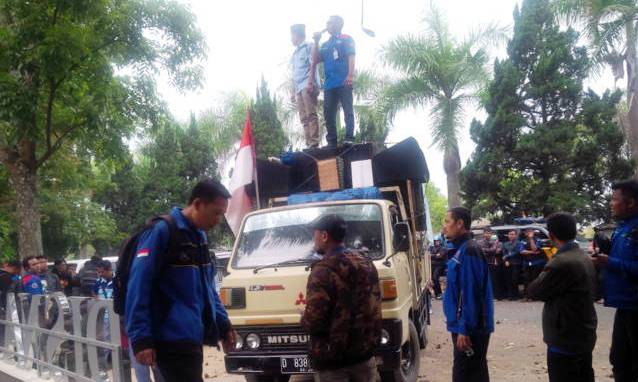 Buruh Ancam Mogok Masal Aksi Buruh