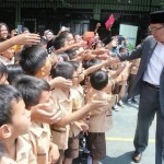 Bangun 100 Fasilitas Cuci Tangan