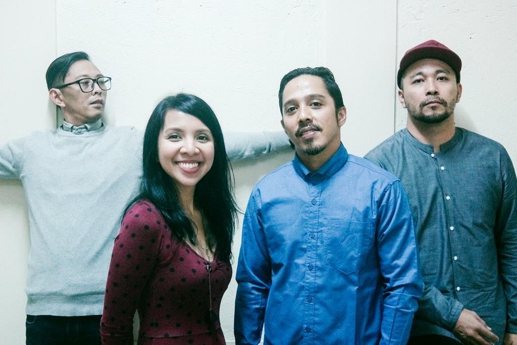 Mocca Isi Line-up Neon Lights 2015 di Singapura Mocca Isi Line-up Neon Lights 2015 di Singapura