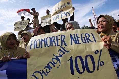 Nasib Honorer K2 Ditentukan Pusat Nasib Honorer K2 Ditentukan Pusat