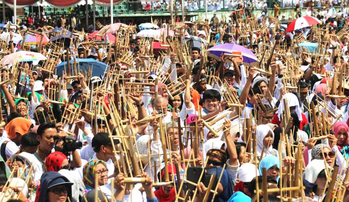 Angklung Day Awali Hari Disdik se Jabar