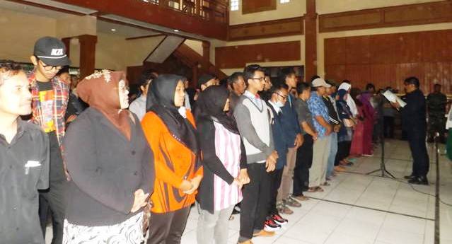 181 Panwas TPS Dilantik Ketua Panwascam 181 Panwas TPS Dilantik Ketua Panwascam