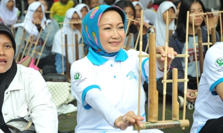 Hari Angklung