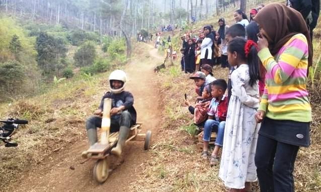 Kadaplak Kampung Batu Loceng