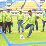 Pembukaan Baju Bolong