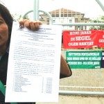 Puluhan Masa Segel Kantor Koni Jabar