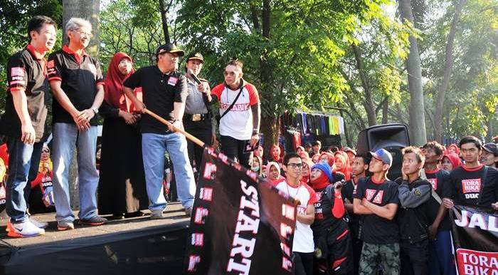 Jalan Sehat Torabika Duo