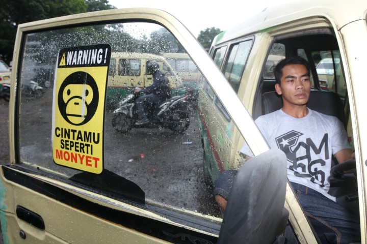Aksi mogok narik angkot