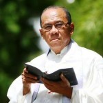 Pendeta Sealthiel Izaak -