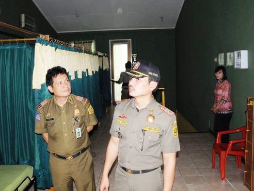 Pijat Plus-Plus Bikin Warga Resah