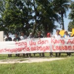 Pemkab Tak Berdaya, Warga Turun Tangan