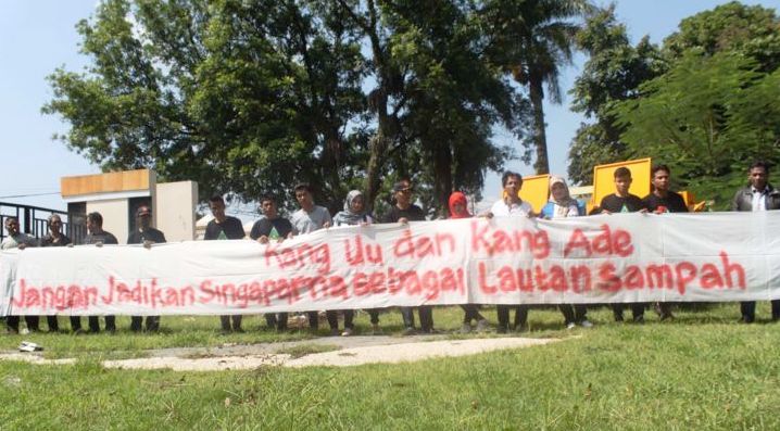 Pemkab Tak Berdaya, Warga Turun Tangan Pemkab Tak Berdaya, Warga Turun Tangan
