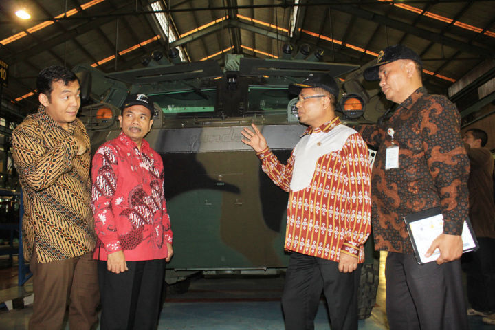 Kunjungan Menteri PPN dan Mentri Perindustrian ke PT PINDAD -