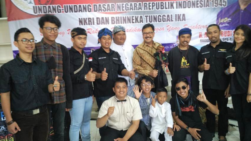 Sosialisasi Wawasan Kebangsaan Lewat Wayang Golek Agung Budi Santoso