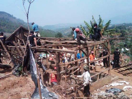 Gotong Royong Perbaiki Rutilahu Gotong Royong Perbaiki Rutilahu