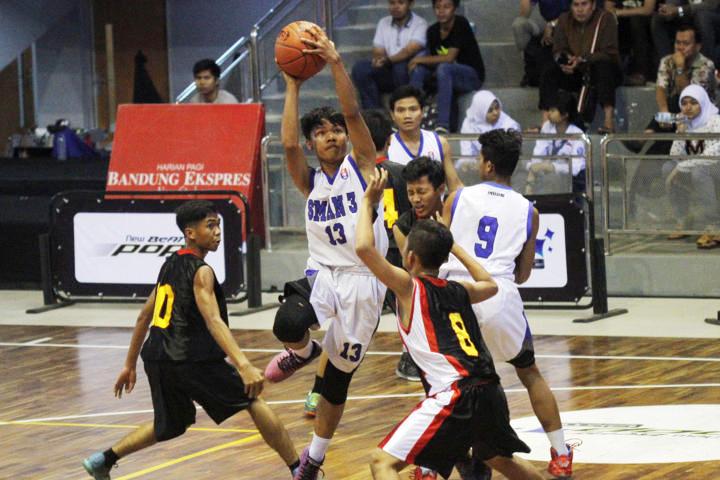 SMAN 3 CImahi vs SMAN 4 Bandung