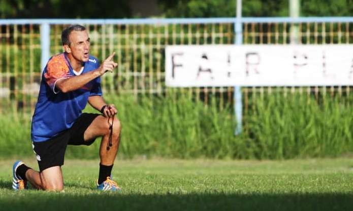 Uji Kelayakan Kedua Tim AREMA-LATIHAN