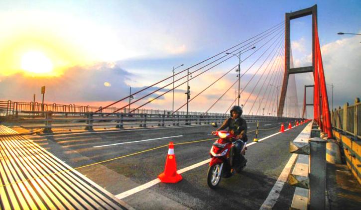 Jembatan-Suramadu
