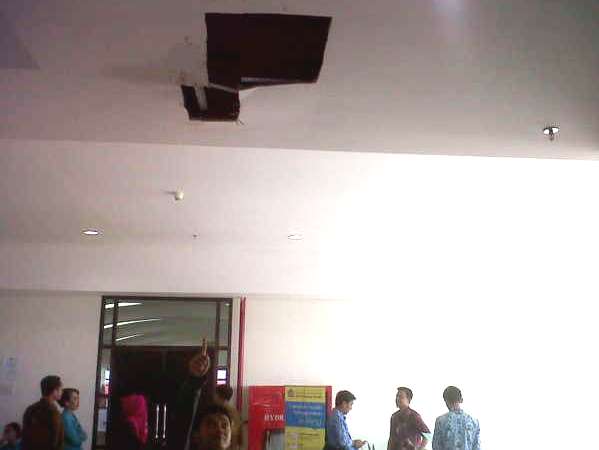 Gedung Baru Pemkab Rusak