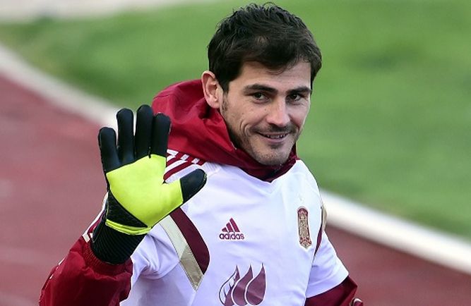 Casillas Memilih Gantung Sepatu? Iker Casillas