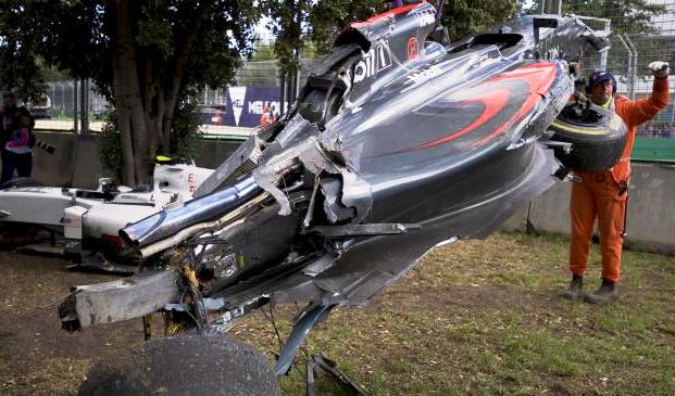 Insiden Mengerikan , MP4-31 Milik Alonso Hancur Lebur