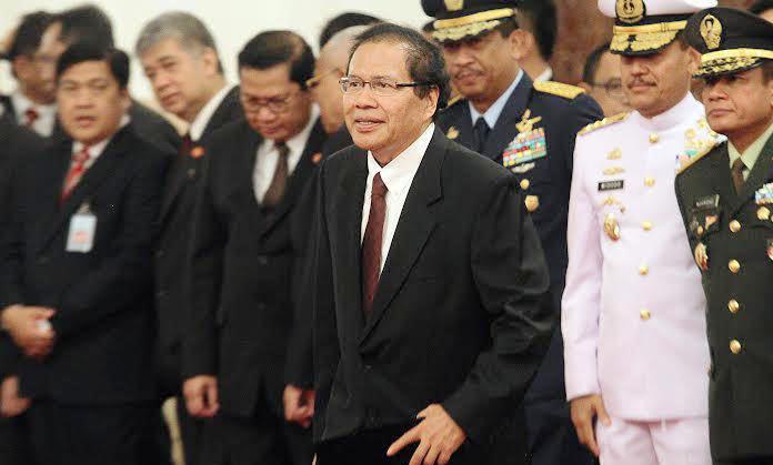 Presiden Segera Evaluasi Kabinet MENTERI KREATIF: Rizal Ramli ketika menjadi Menteri Koordinator (Menko) Maritim. Dia akhirnya direshufel karena dianggap kerap bikin gaduh.