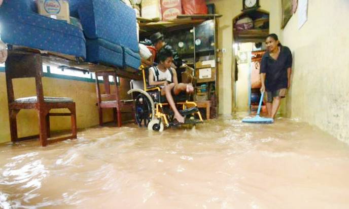 Banjir Sergap Jalan Gading Tutuka dan Soreang Indah