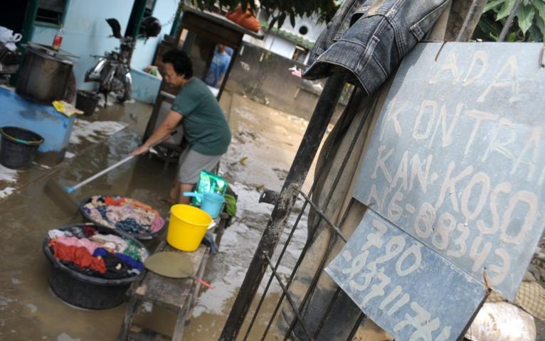 Kali Bekasi Meluap 400 Warga Mengungsi Paska-Banjir-Bekasi