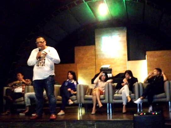 Putar Balikan Interaksi Manusia Putar Balikan Interaksi Manusia