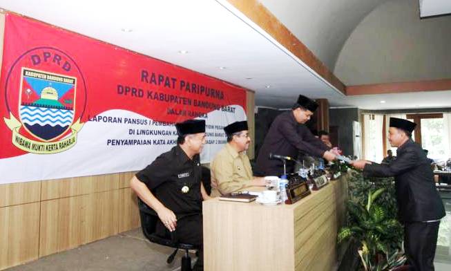 DPRD Kabupaten Bandung Barat Tetapkan Dua Peraturan Daerah Rapat Paripurna DPRD KBB