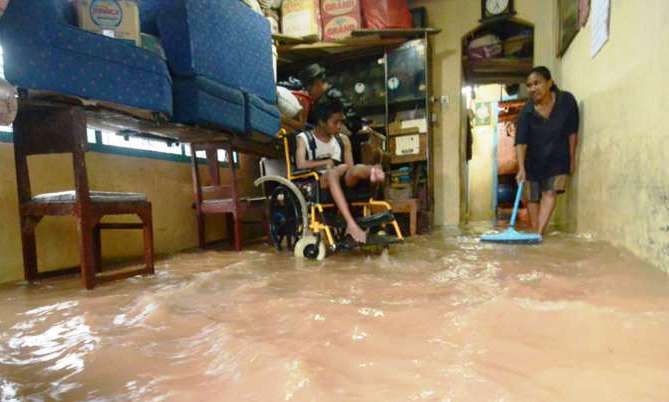 Anak Korban Banjir Harus Tetap Sekolah