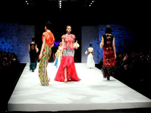 Representasikan Evolusi Dunia Fashion eyevolution