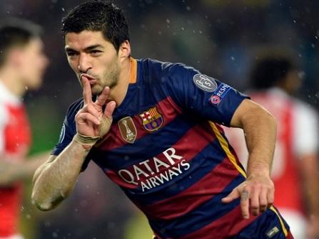 Kalahkan Arsenal, Barcelona Melenggang ke Perempat Final suarez-barcelona