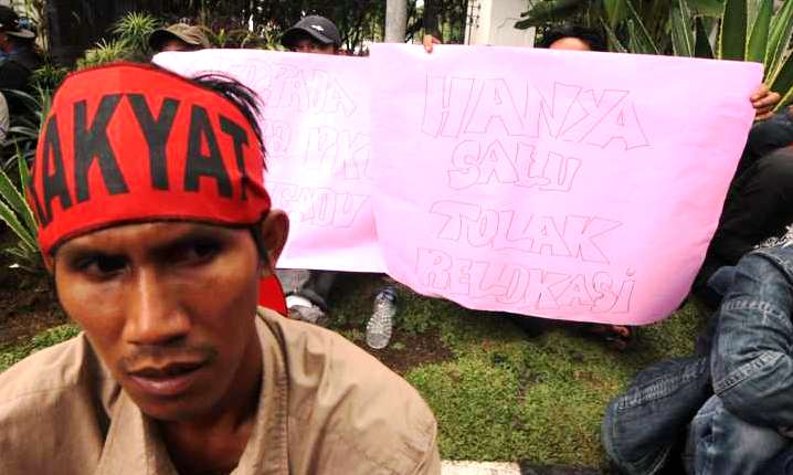 tolak relokasi PKL pasar baru