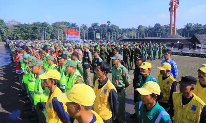 Warga Mesti Tertib Perizinan Apel Penertiban Bandung Juara