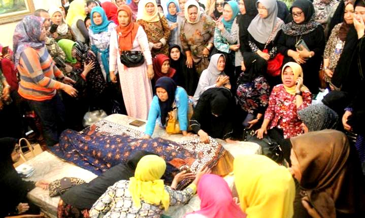 Jenazah Bupati Hj Utje Ch Suganda