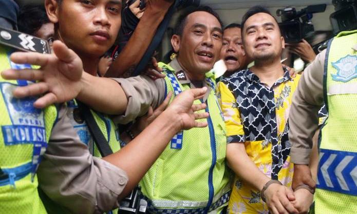 Didakwa Tiga Pasal Alternatif, Ipul Masih Tetap Santai Bernyanyi SIDANG-PERDANA-HAP-IPUL