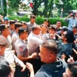 Eksekusi Rumah Ormas Diwarnai Adu Mulut