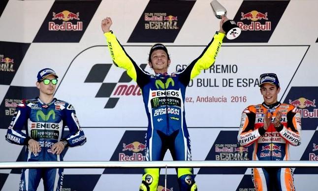 Raih Podium ketiga, Marquez Masih Pimpin Klasemen MotoGP rossi-podium -