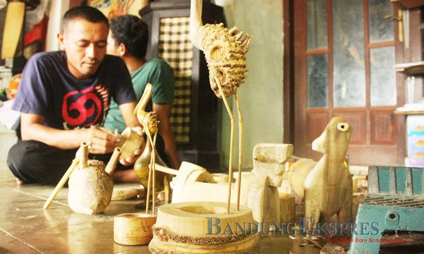 Kerajinan-Tanangan-Lokal-